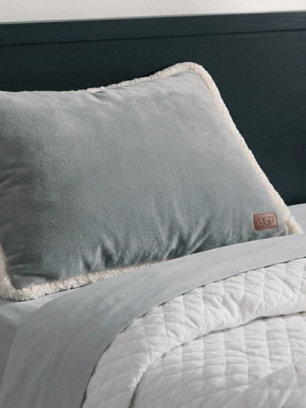 UGG Pillow Cover Sham 26"x20” Plush Faux Fur Sherpa Covers Gray ONLY ONE COVER